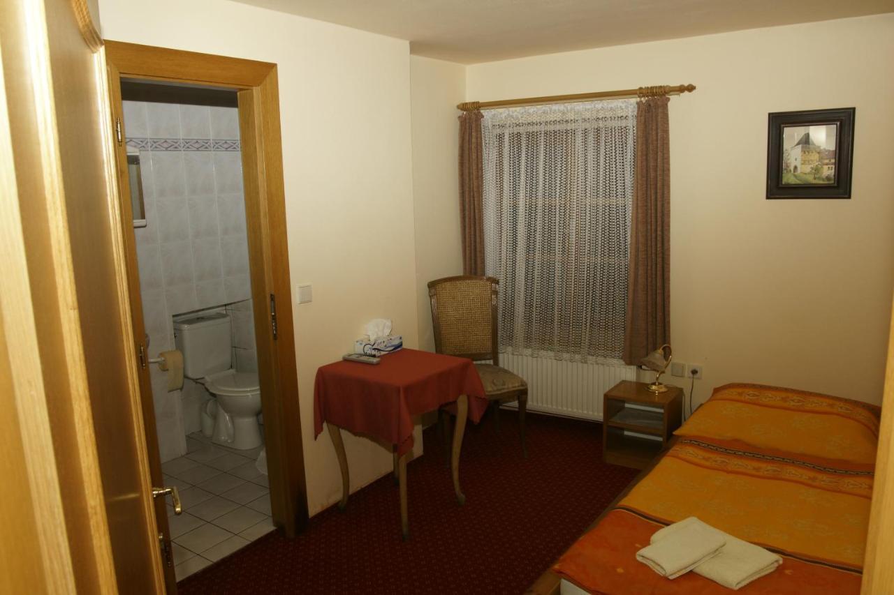 Hotel U Zlateho Andela Pardubice Kamer foto