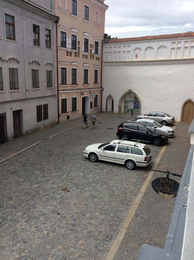 Hotel U Zlateho Andela Pardubice Buitenkant foto