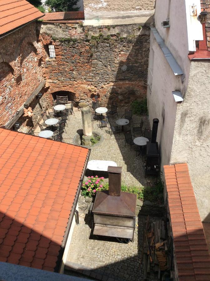 Hotel U Zlateho Andela Pardubice Buitenkant foto