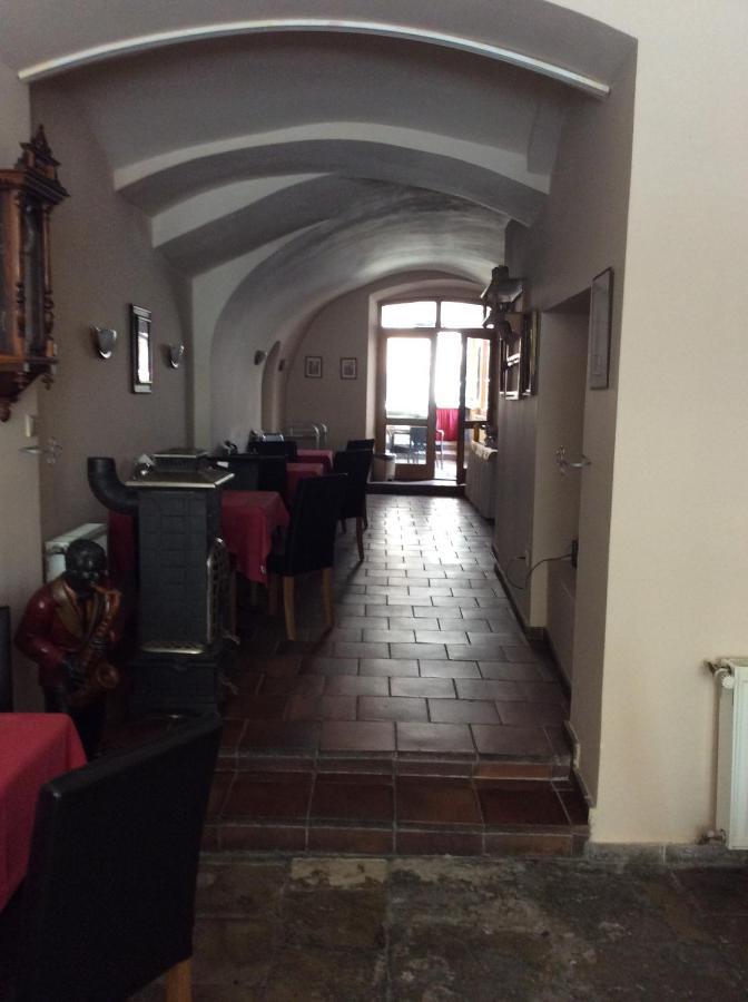 Hotel U Zlateho Andela Pardubice Buitenkant foto
