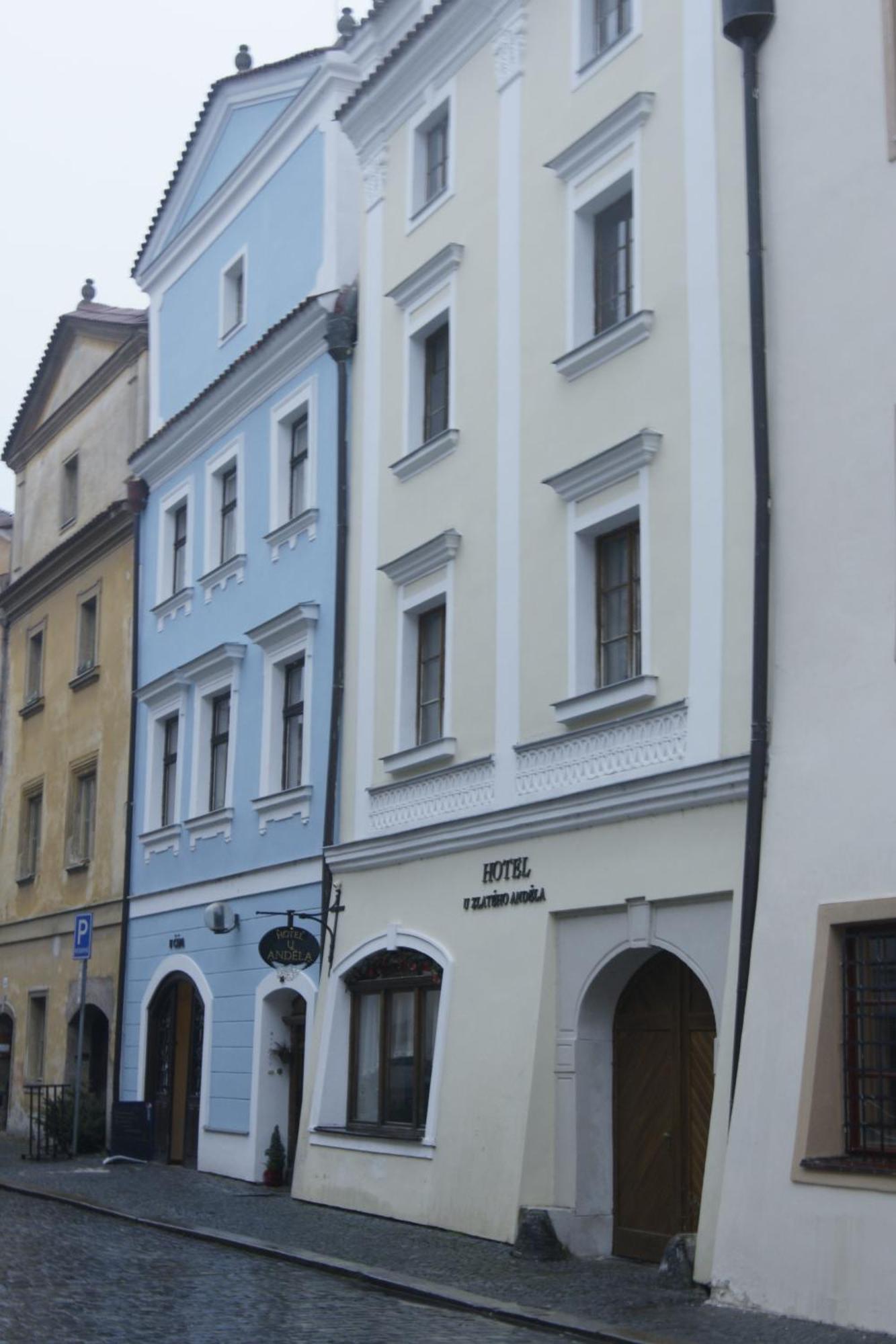 Hotel U Zlateho Andela Pardubice Buitenkant foto